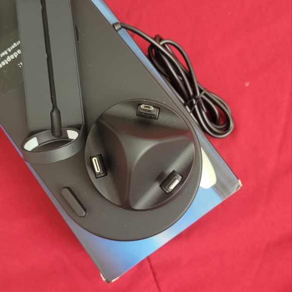 Multi-Functional Wireless Charging Dock - Picture 5 of 8